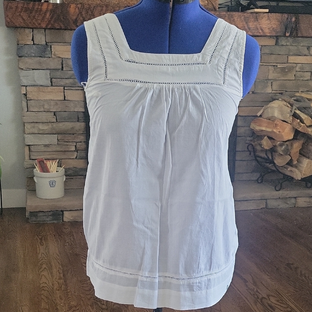 Pepita Perez White Sleeveless Women's Top